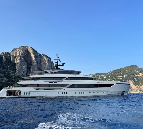 Superyacht VIRTUOSITY