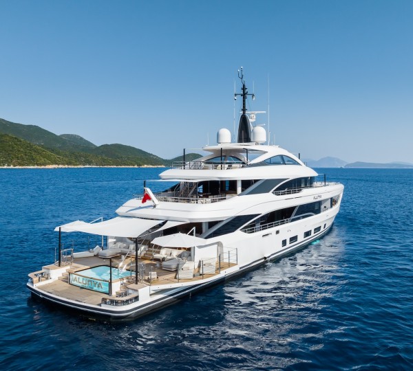 Luxury Yacht ALUNYA