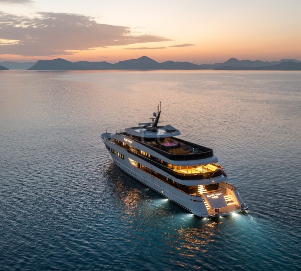 Luxury Yacht BLACK SWAN