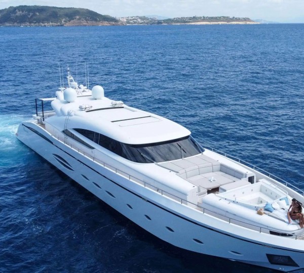 Luxury Yacht BLUE DEVIL