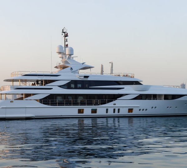 Luxury Yacht BOMBAY