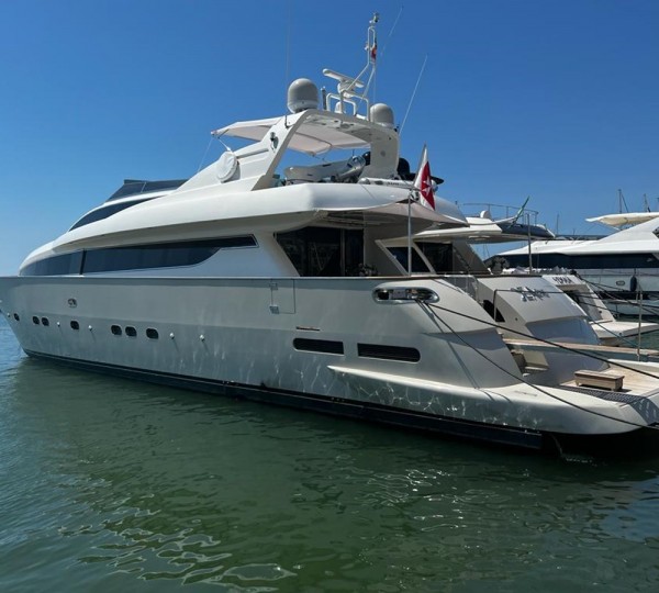 Luxury Yacht DEA ONE