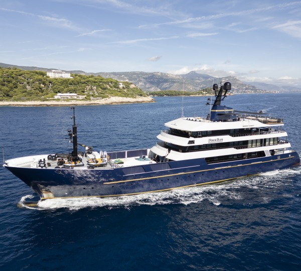Luxury Yacht FORCE BLUE