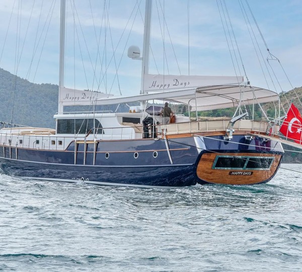 Luxury Yacht HAPPY DAYS