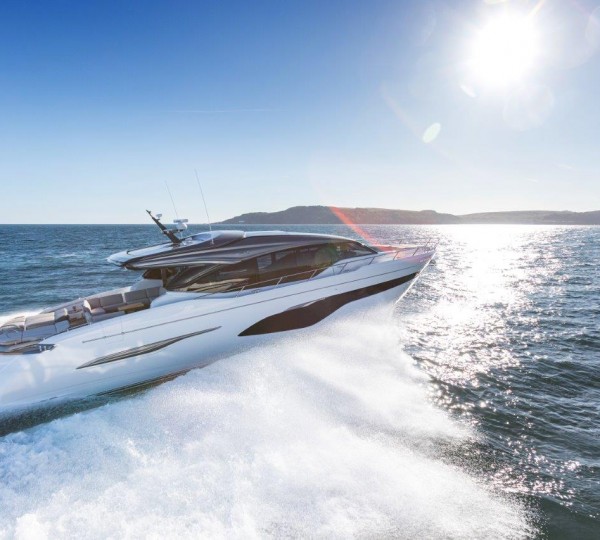 Luxury Yacht HOOKED HER