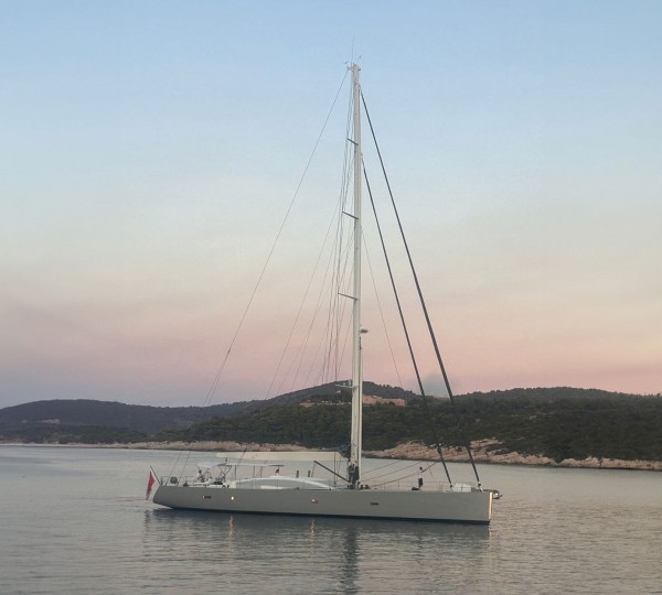 Luxury Yacht J SEVEN