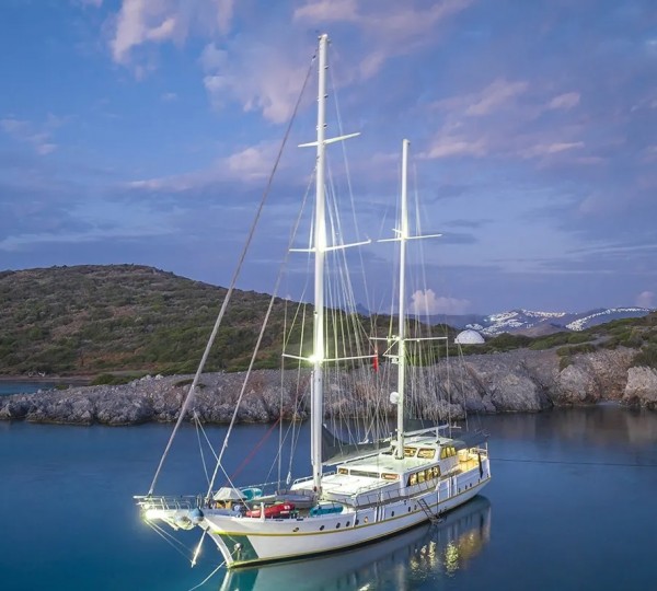 Luxury Yacht LUCKY YOU