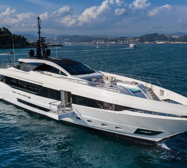 Luxury Yacht MANGUSTA GRANSPORT 45