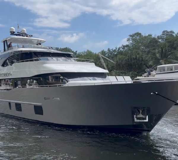 Luxury Yacht PATRIOT