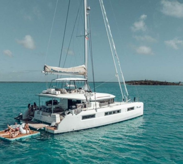 Luxury Yacht PURELYBLU