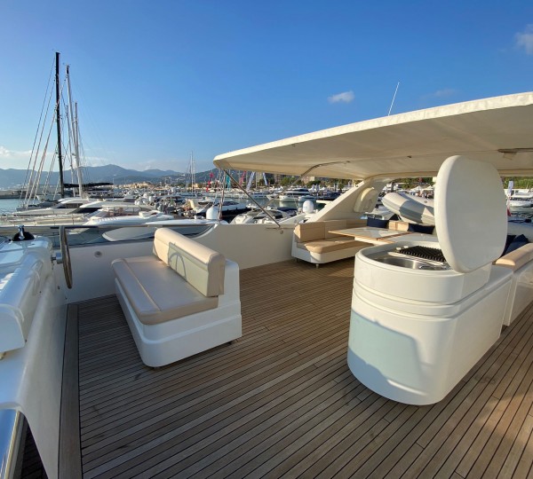 Luxury Yacht SKYLINE