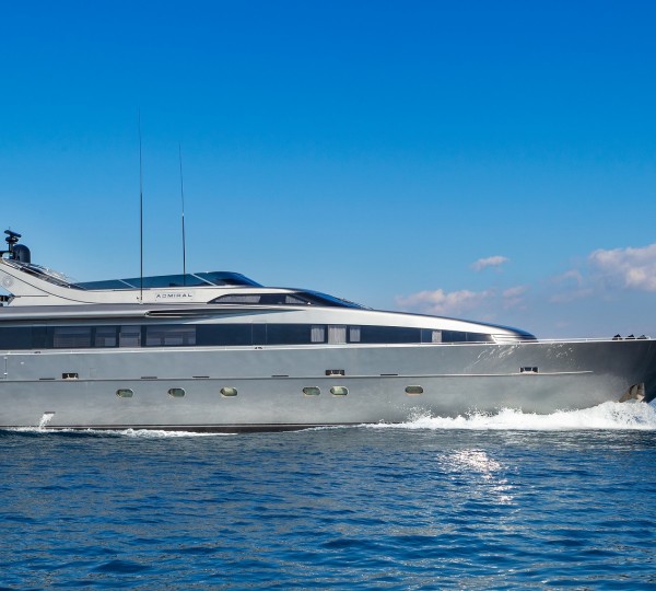 Luxury Yacht SUMMER FUN