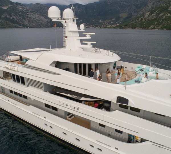 Luxury Yacht TRIDENT