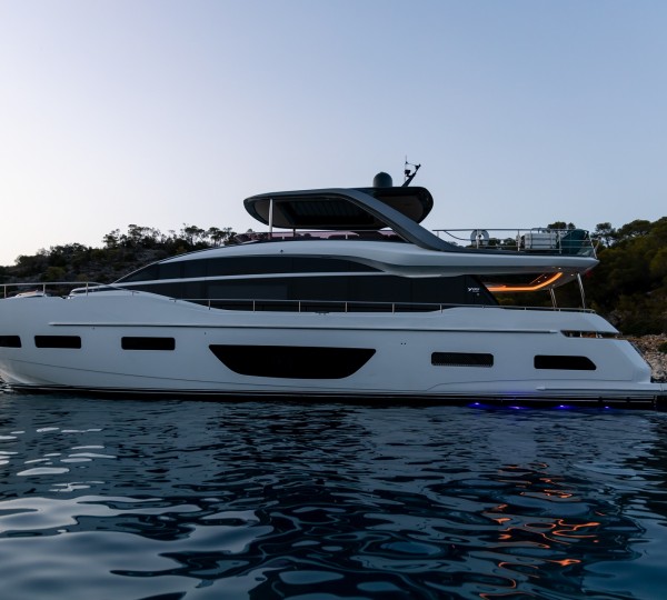 Luxury Yacht VISTA