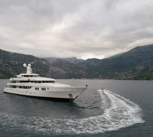 Motor Yacht TRIDENT