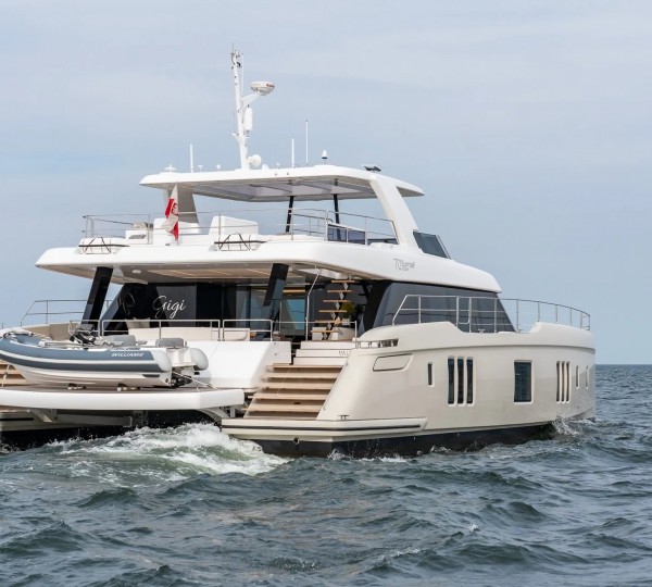 Power Catamaran GIGI