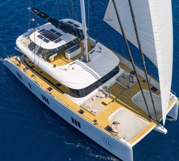 Sailing Yacht HONEYBIRD