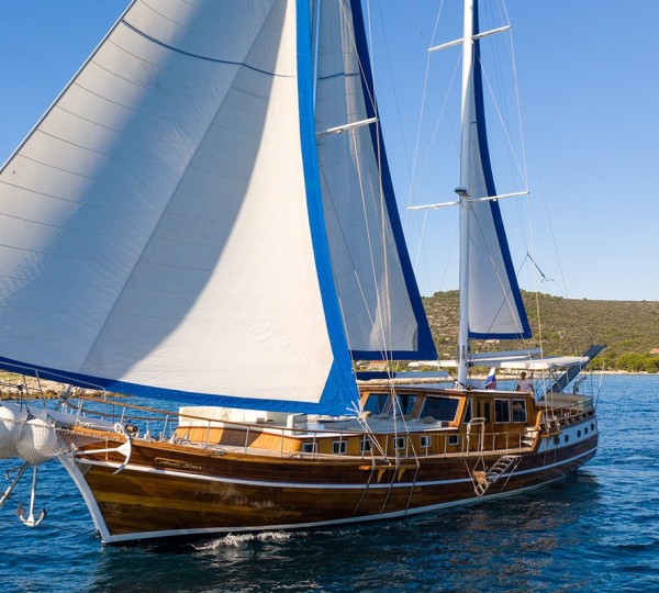 Superyacht ANDI STAR Sailing