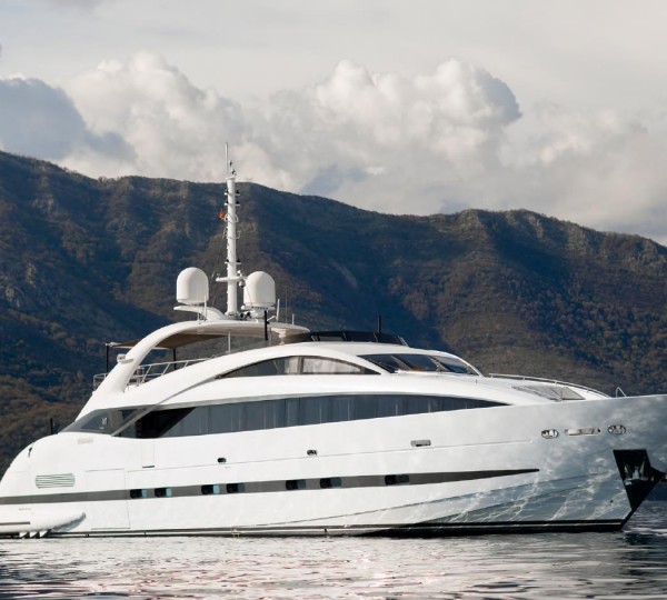 Superyacht BACK 9 AND A HALF