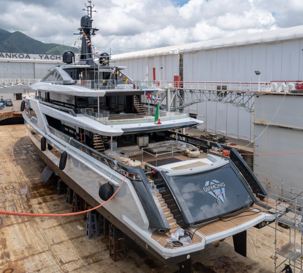 Superyacht BINTA DIAMOND