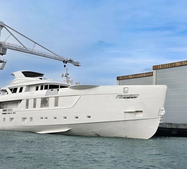 Luxury Yacht PROJECT 610