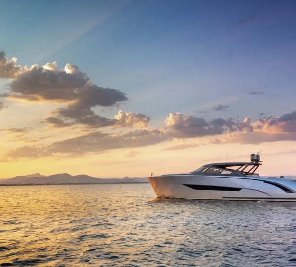 Luxury Yacht SWEETWATER