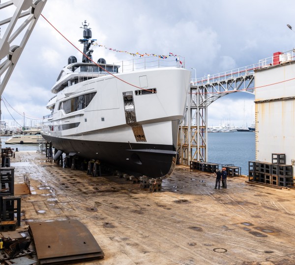 Motor Yacht BINTA DIAMOND