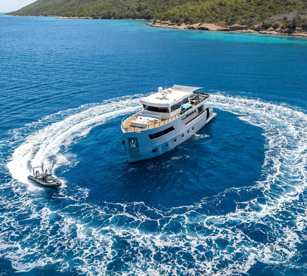 Motor Yacht CALM DOWN