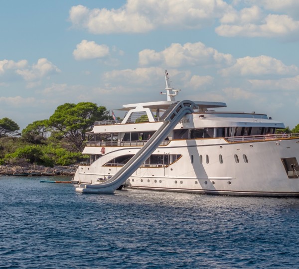 Motor Yacht CRISTAL