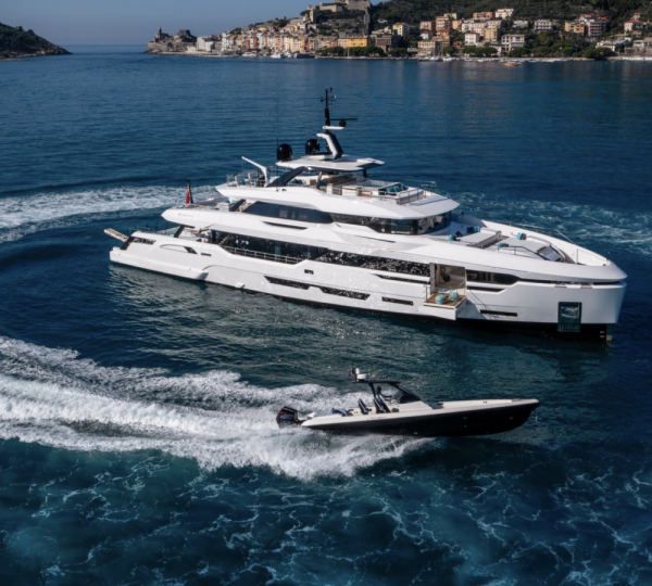 Motor Yacht LEE