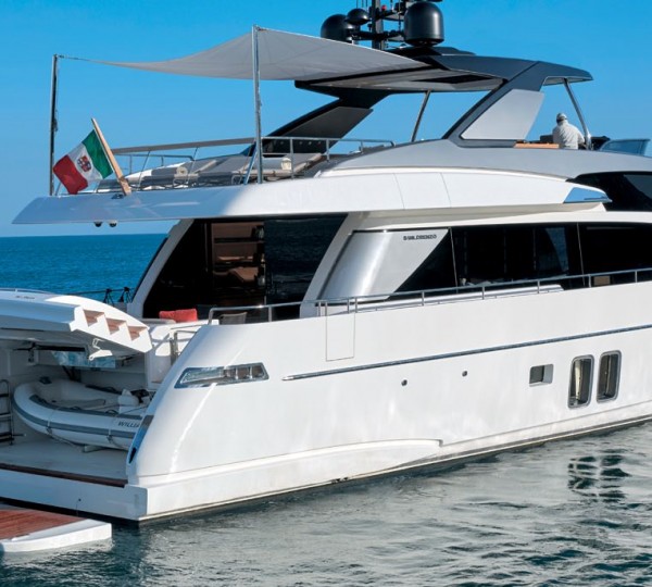 Motor Yacht QUEEN MARTINA (sistership)