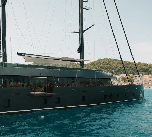 Sailing Yacht REPOSADO