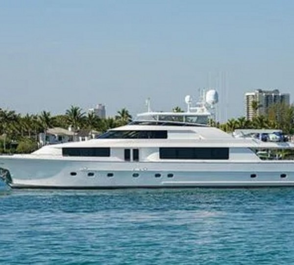 Motor Yacht UNWINED