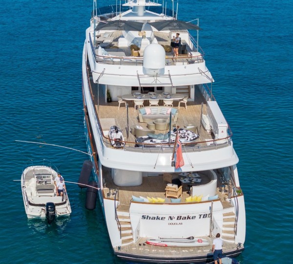 Motor Yacht From CAMPANELLA