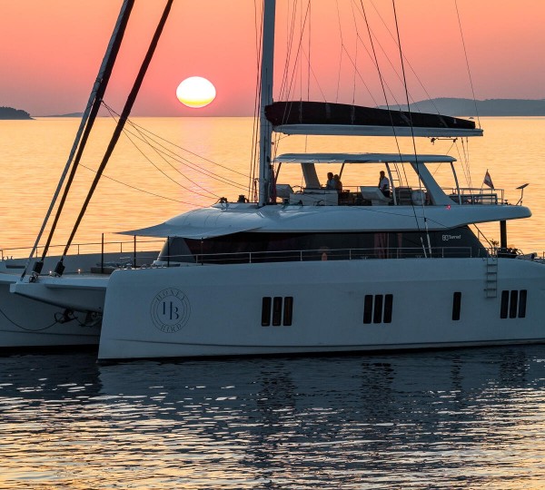 Superyacht HONEYBIRD