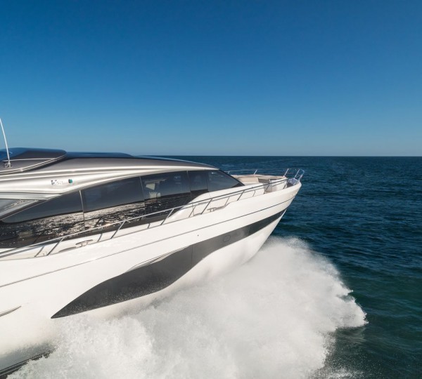 Superyacht HOOKED HER