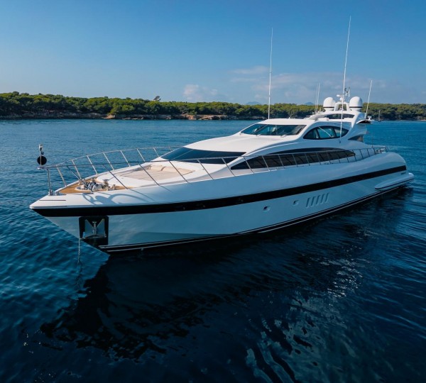 Superyacht MANGUSTA Yacht
