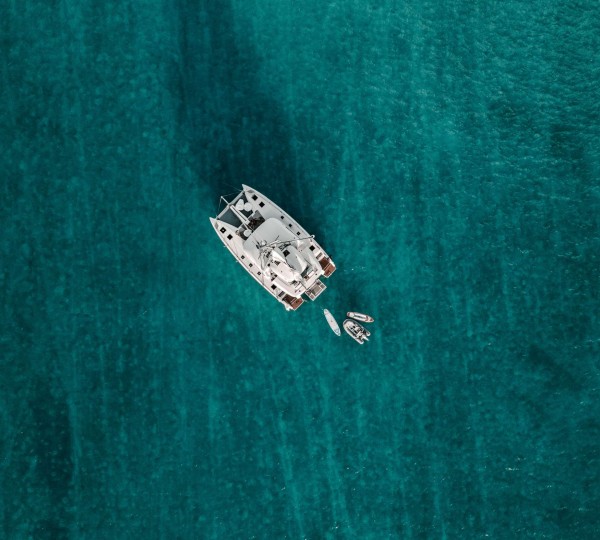 Superyacht PURELYBLU