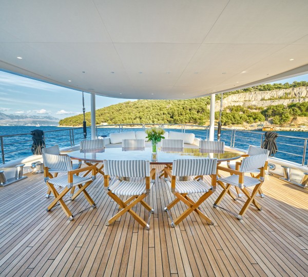 ACAPELLA Alfresco dining