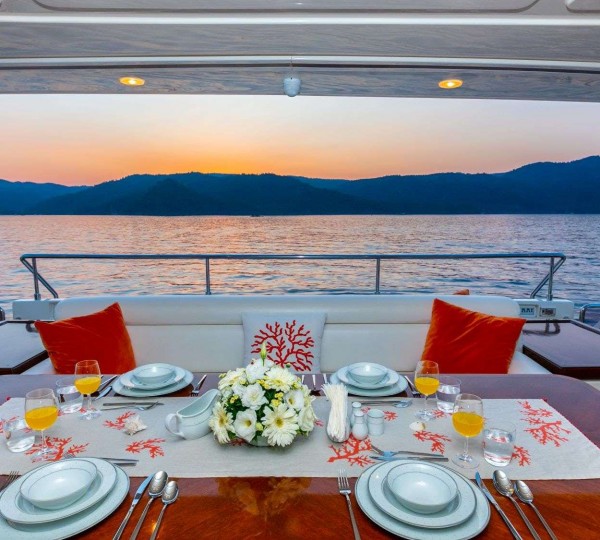 Dining Set Up Al Fresco