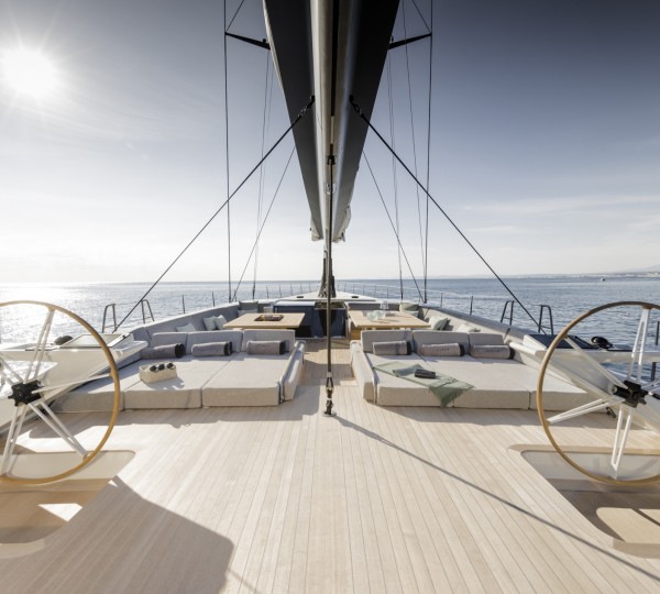 Beautiful teak deck