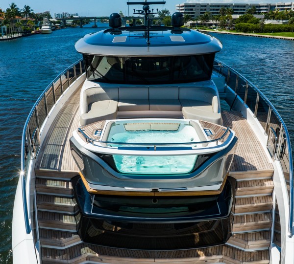 Glass fronted jacuzzi on the foredeck