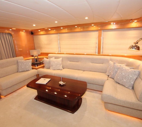 Light main salon lounge