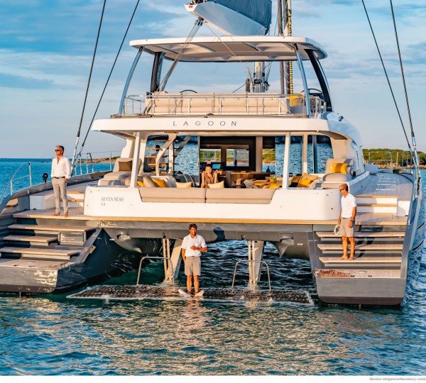 Main deck aft with swim platform