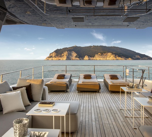 Sundeck (sistership)