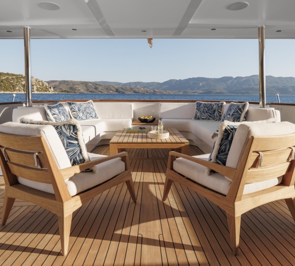 Main deck aft view to stern