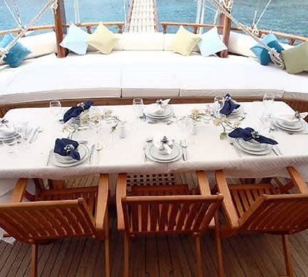 Aft deck dining