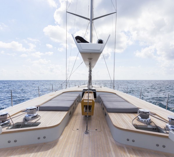 Beautiful central cockpit