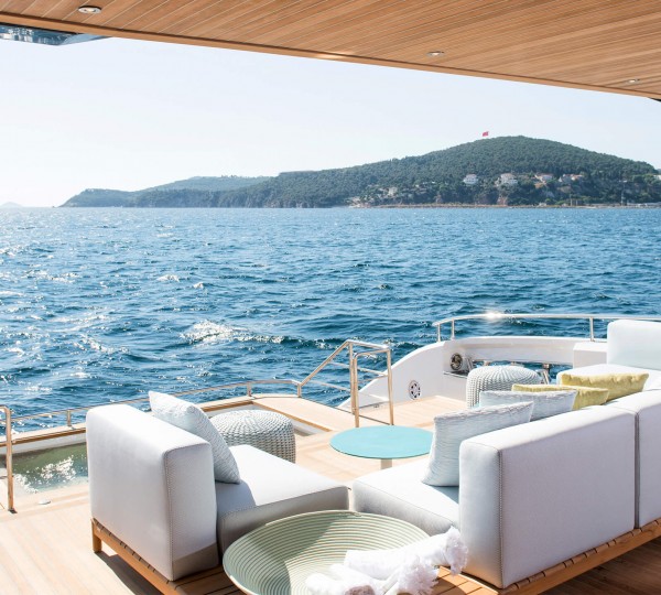 Pool and deck lounge