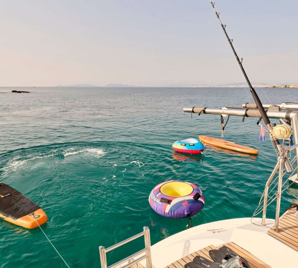 Swim platform with toys